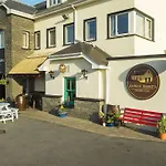 Armada 4*